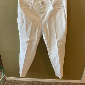 White jeans summer basic